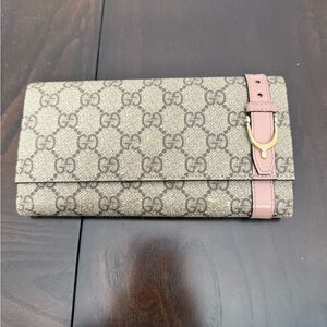 Gucci Beige and Pink Women's wallet